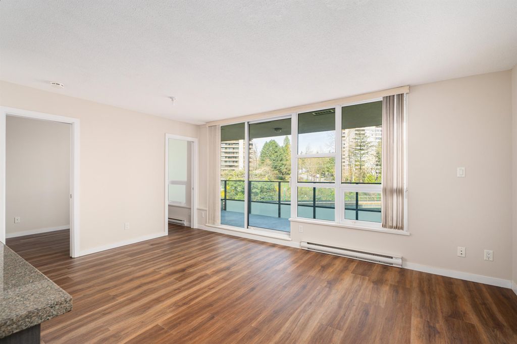 listing image 1107093898004800137