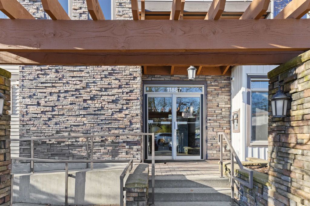 Photo of 11887 Burnett Street #301, Maple Ridge, BC V2X 6P6 (MLS # R3109652)