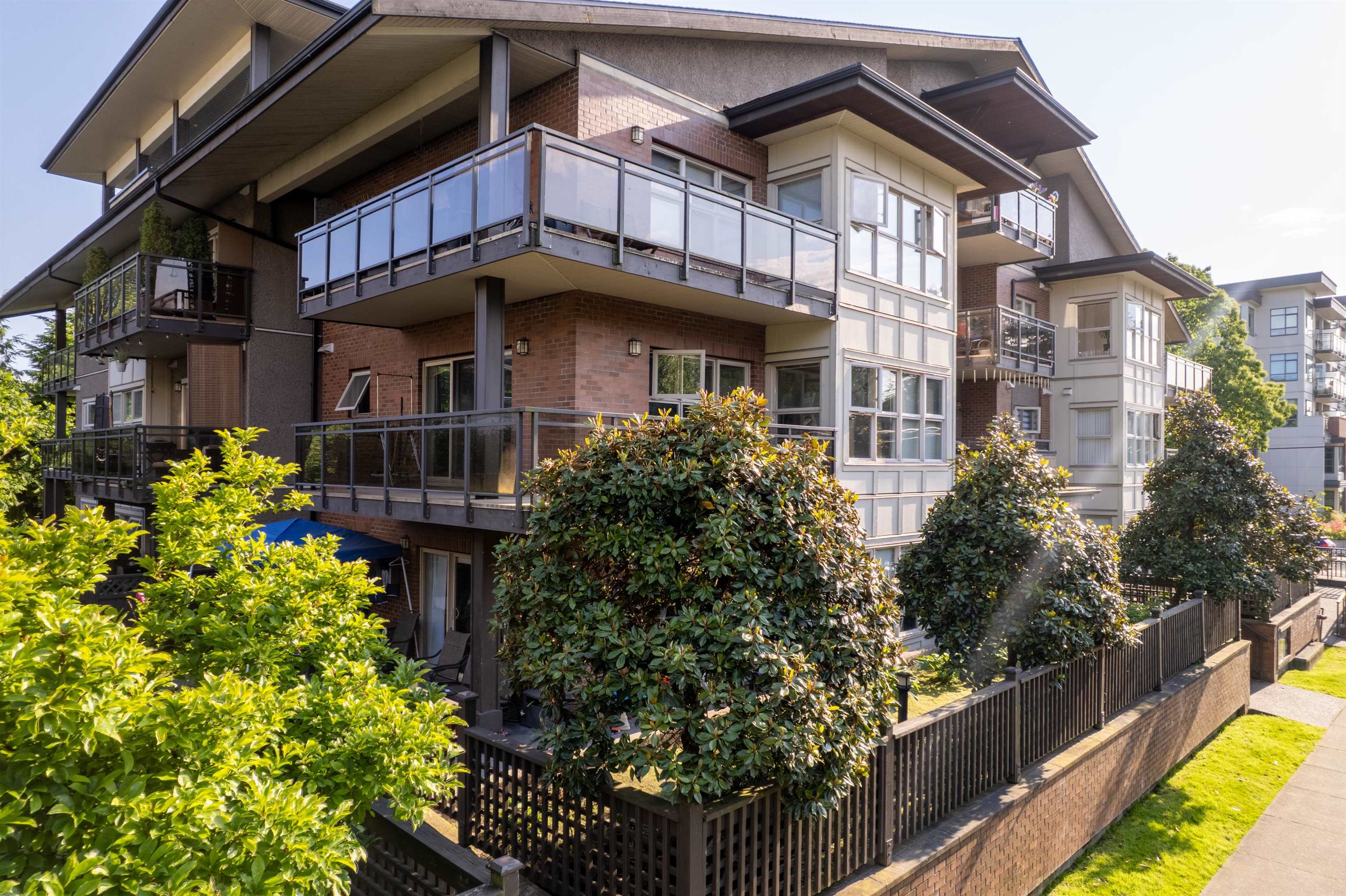 1988 Suffolk Avenue 103