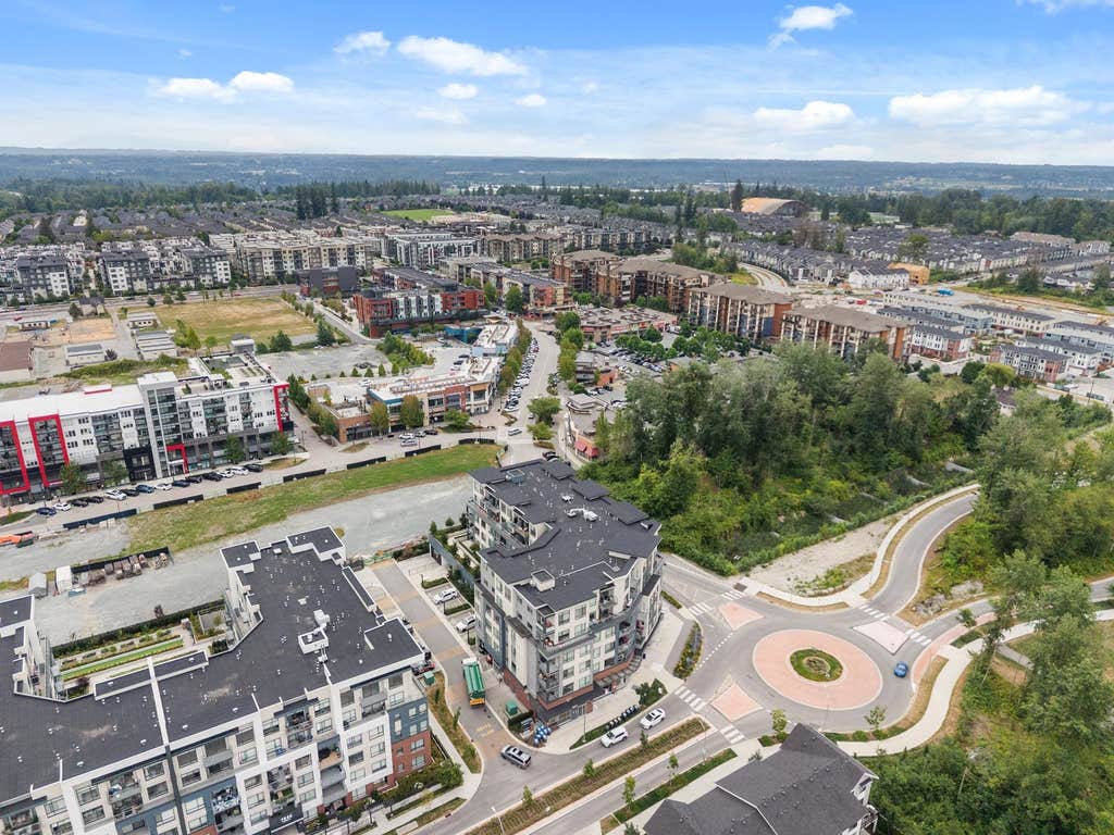 Photo of 7920 206 Street #401, Langley, BC V2Y 3X1 (MLS # R3142956)