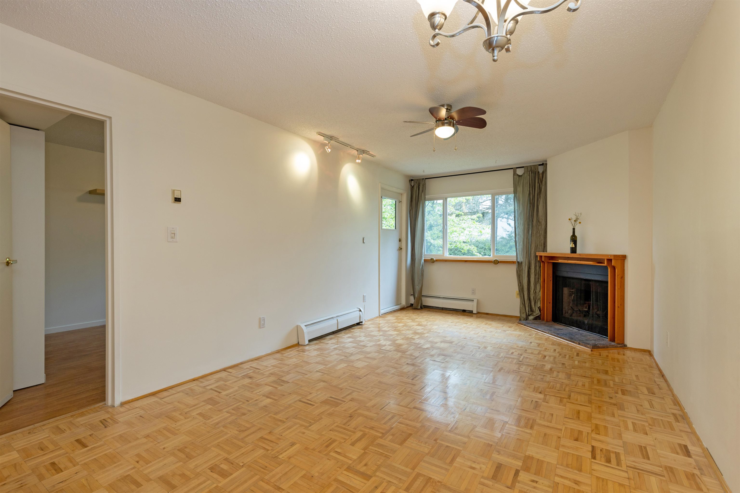 1209 Howie Avenue 213