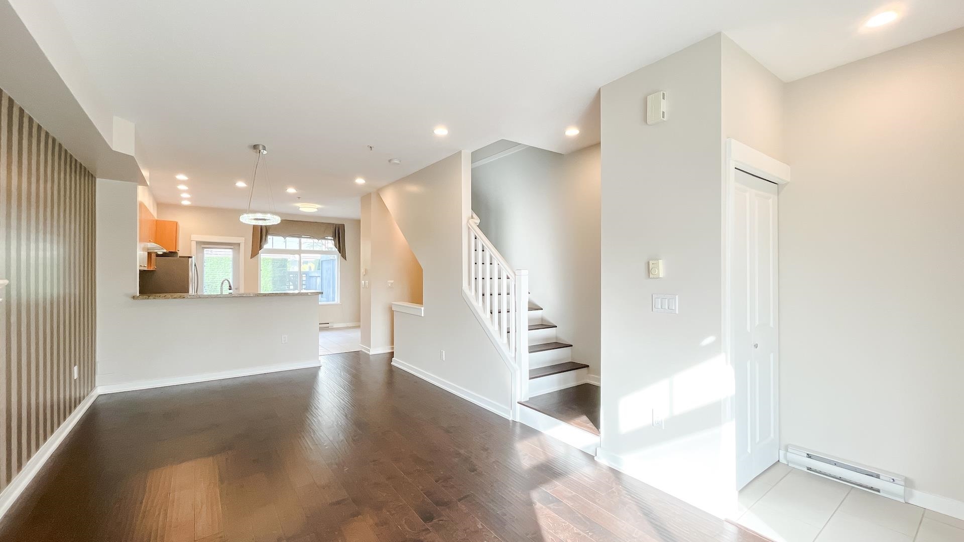 7425 Columbia Street