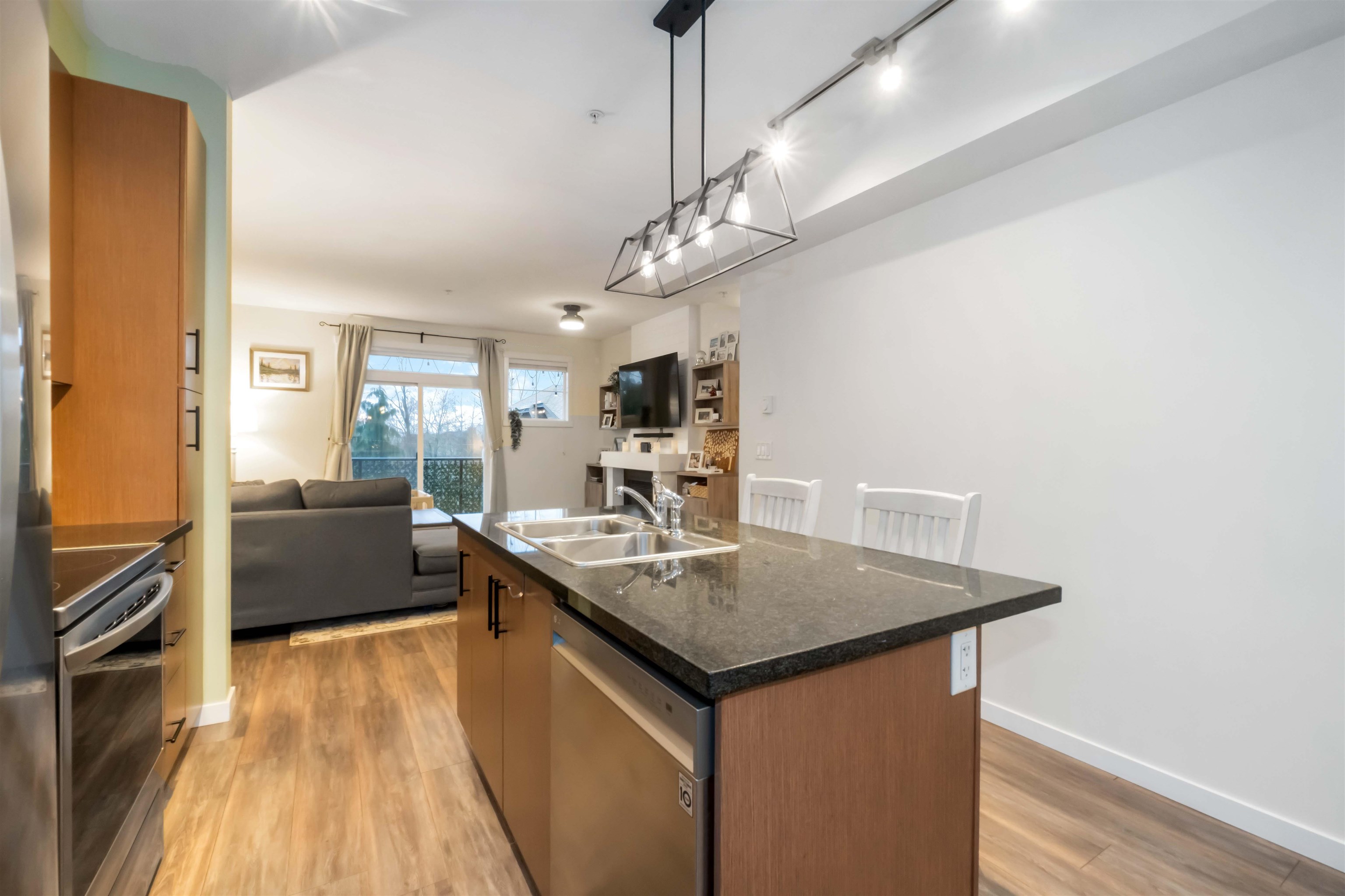 13819 232 Street 35