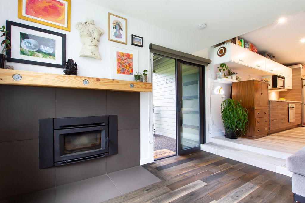 listing image 1103086706732244871