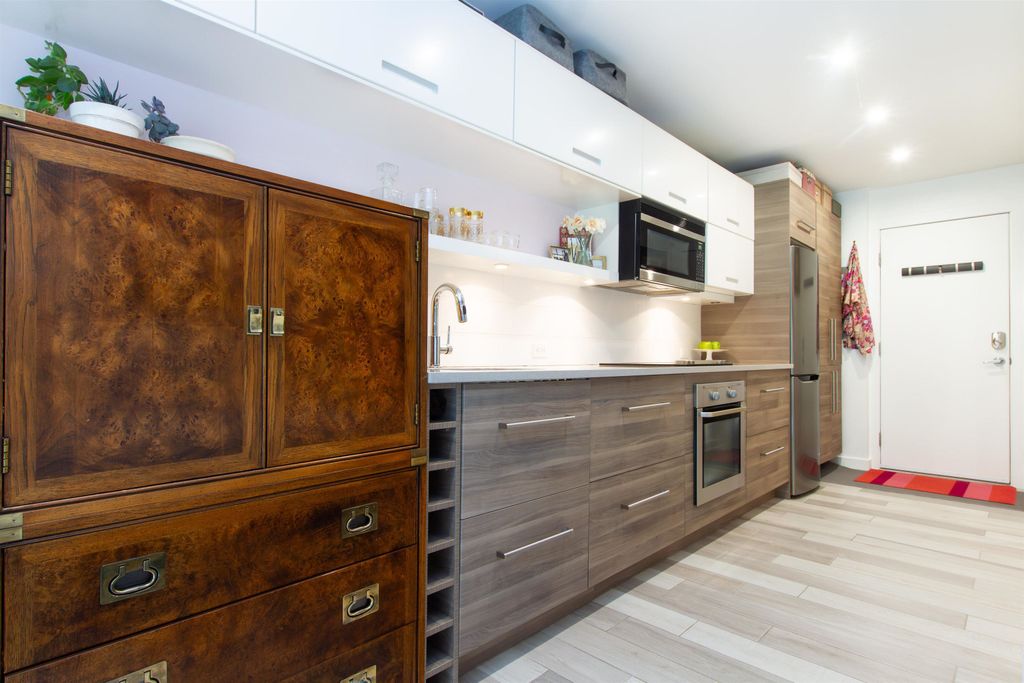 listing image 1104963745357491891