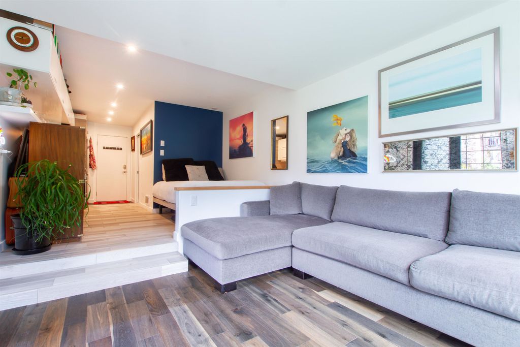 listing image 1104200745923758335