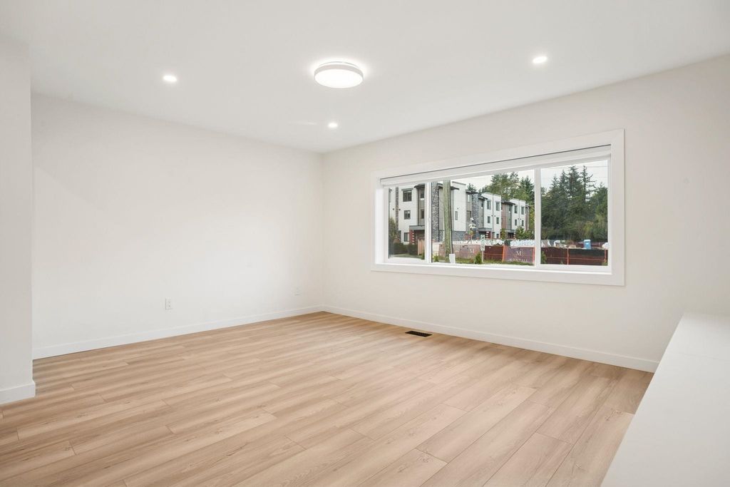 listing image 1106572229915912526