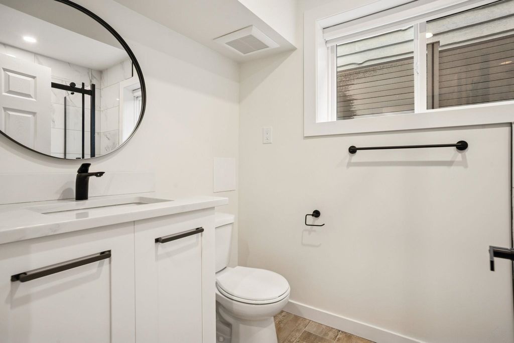 listing image 1103614599594486797