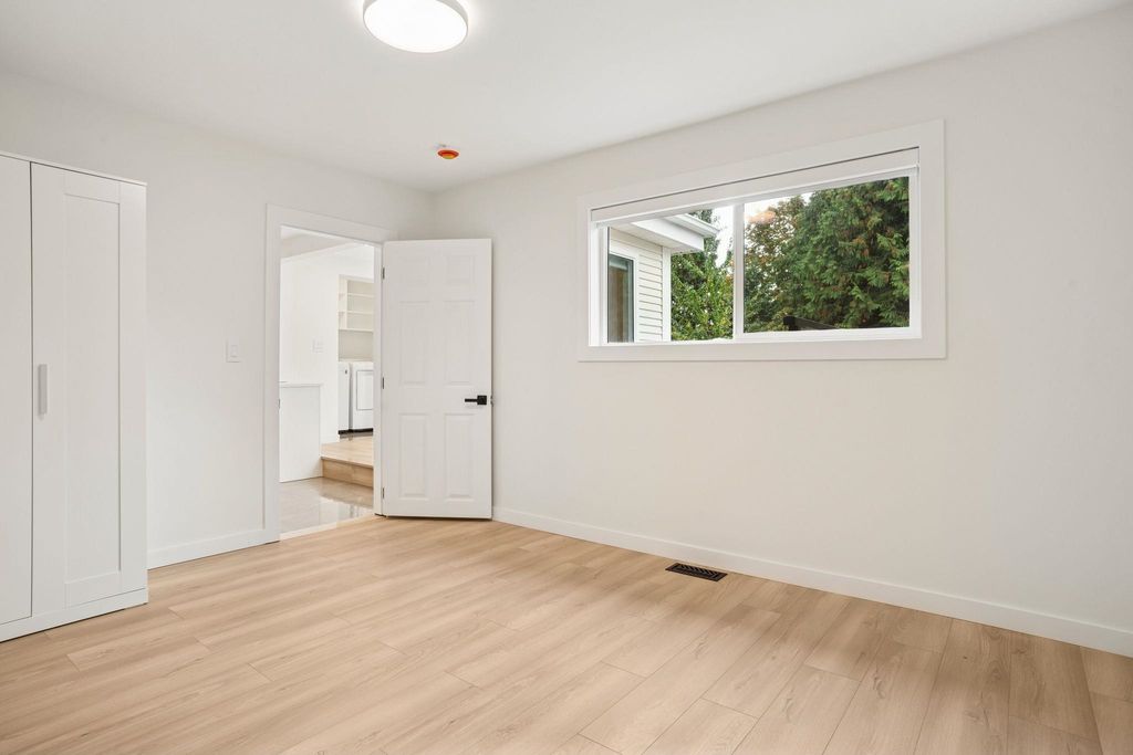 listing image 1100073519965019746