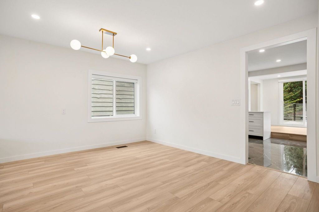 listing image 1102103571472700519