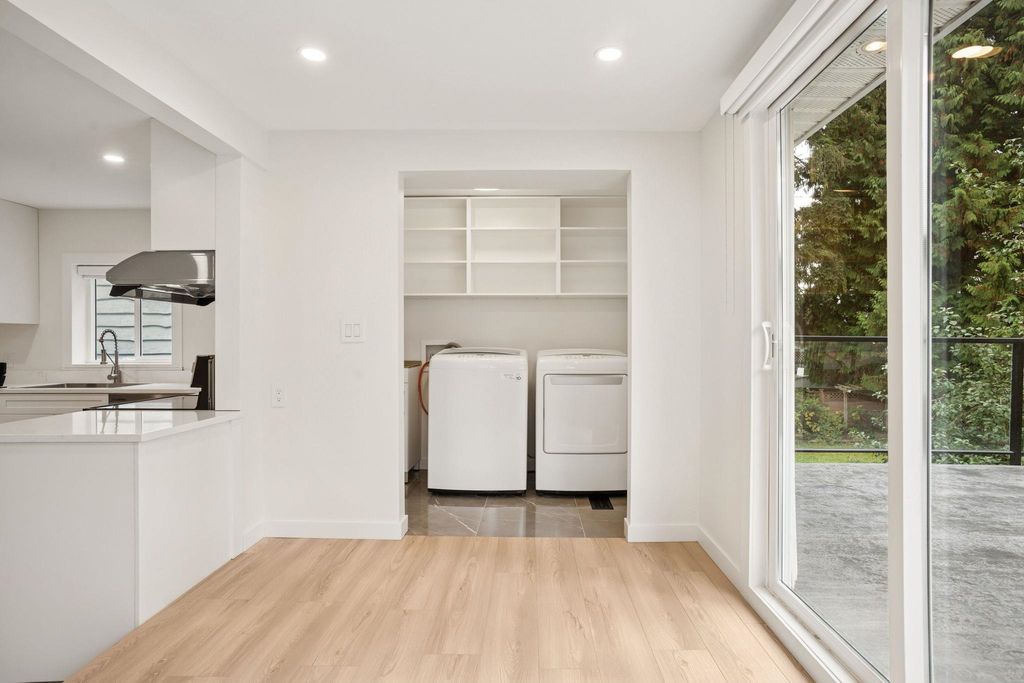 listing image 1100759201006533521