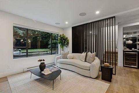 2119 Yew Street 104 Vancouver BC V6K 3G6