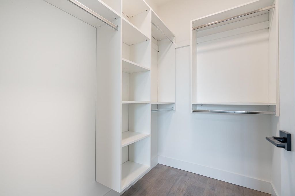 listing image 1105655541752206691