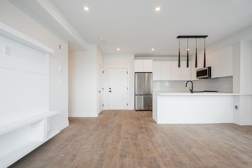 listing image 1103043683292569277