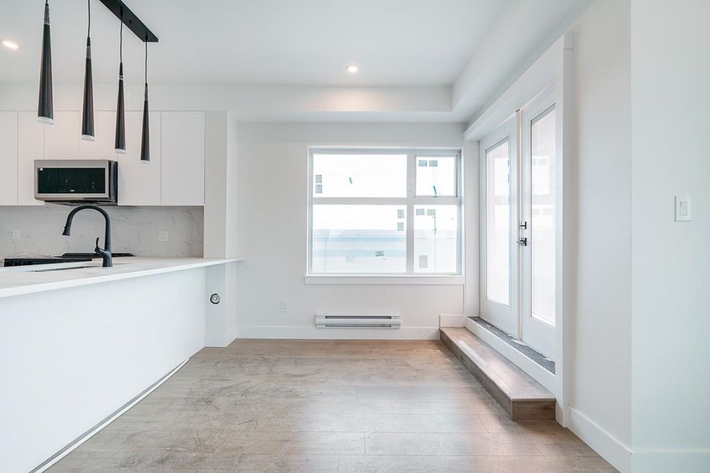 listing image 1103715753842688784