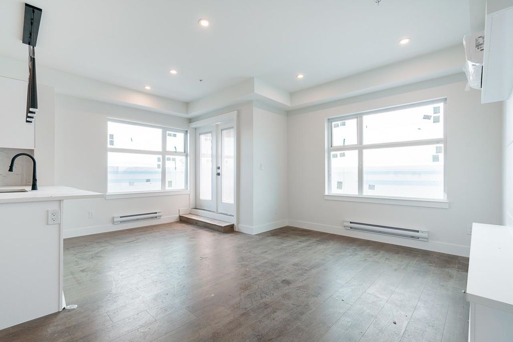listing image 1106728465759377065