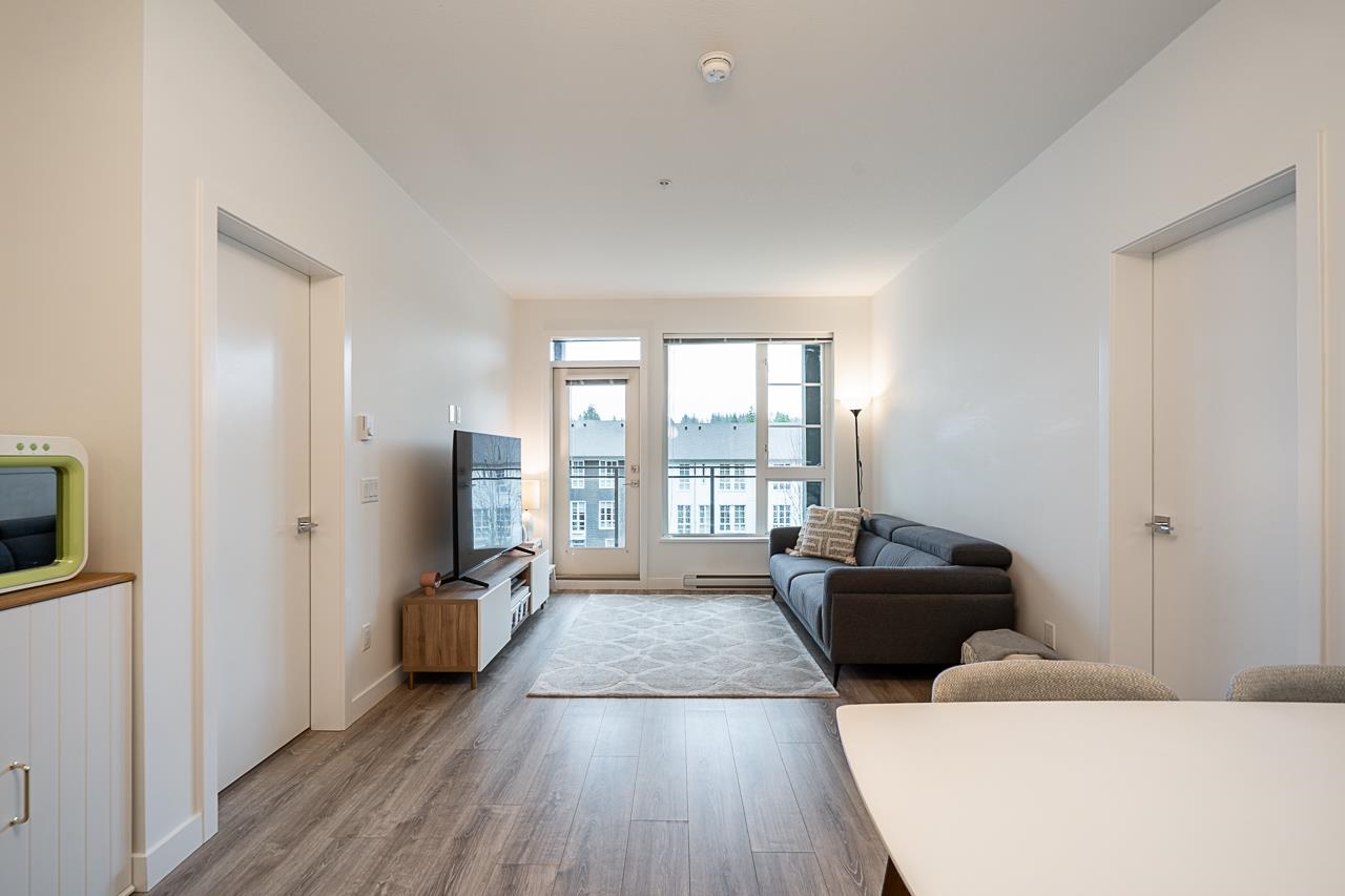 516 Foster Avenue 403