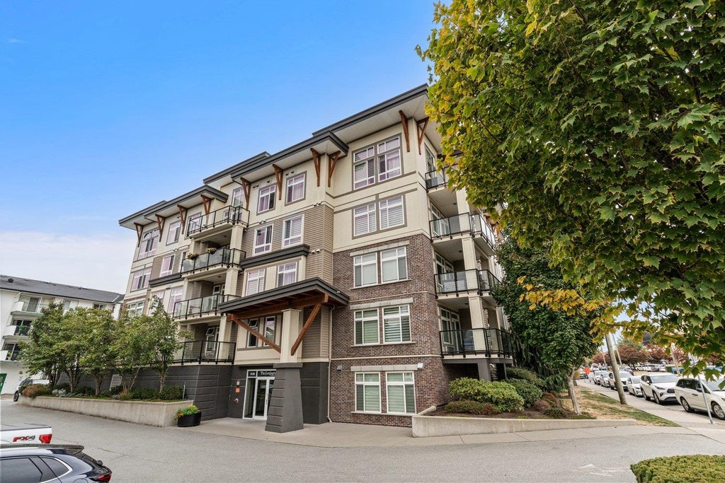 Photo of 9130 Corbould Street #405, Chilliwack, BC V2P 4A5 (MLS # R3169582)