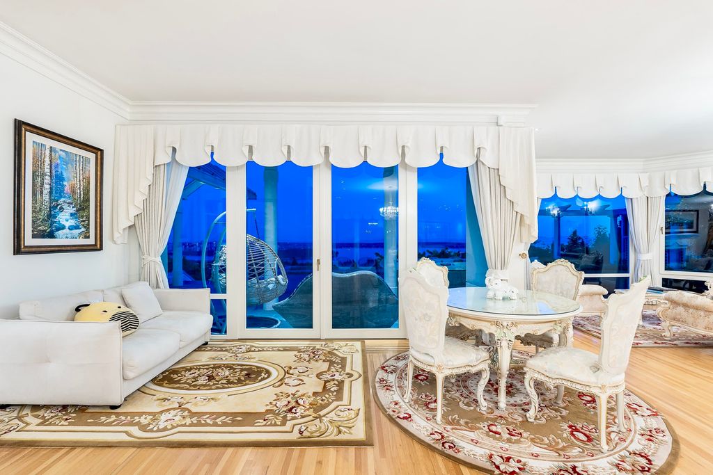 listing image 1102123912436860531