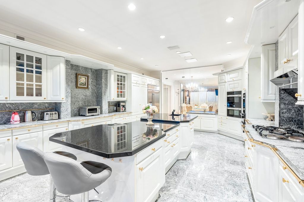 listing image 1101221317512187046
