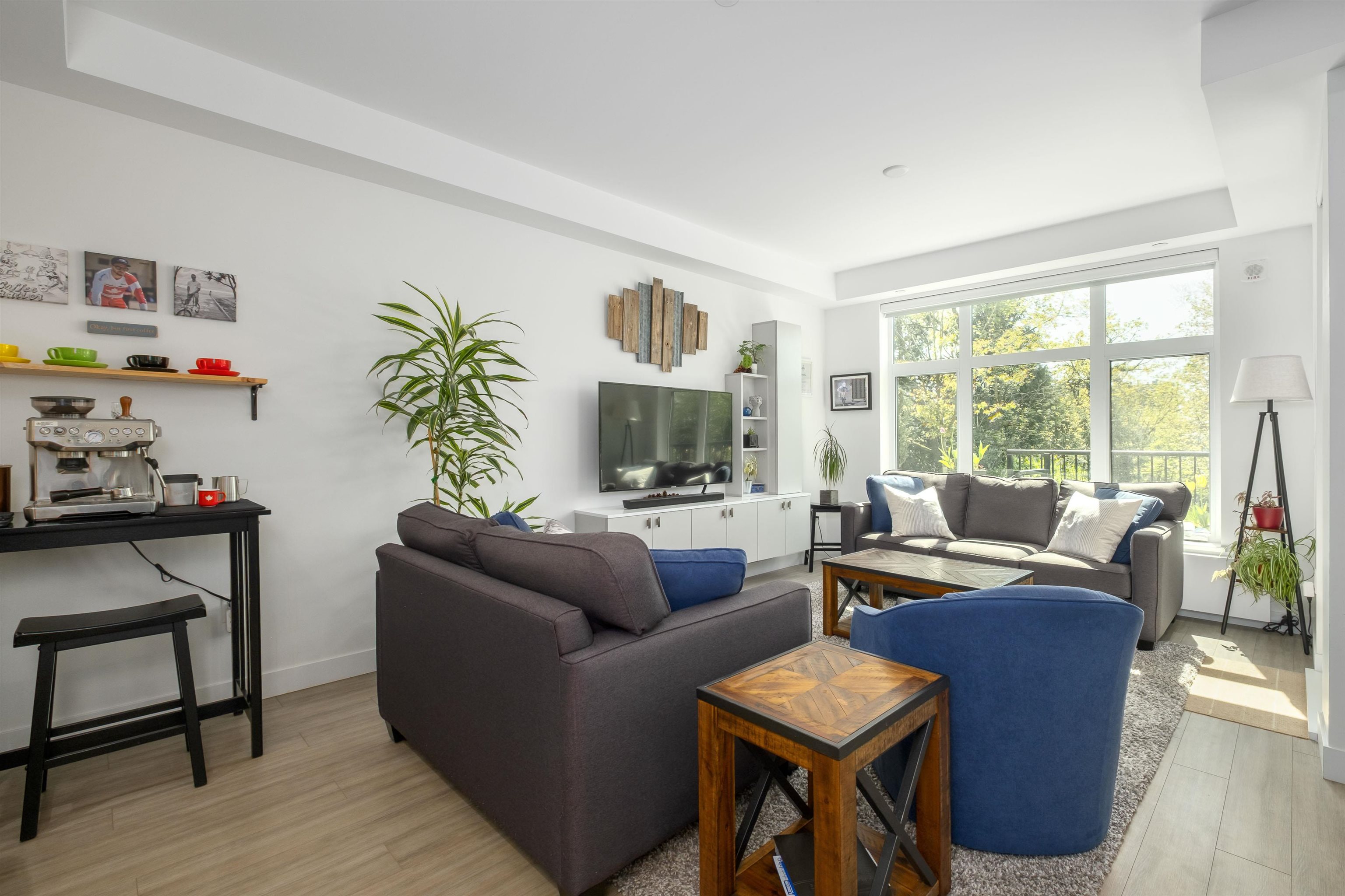 747 E 3rd Street 111