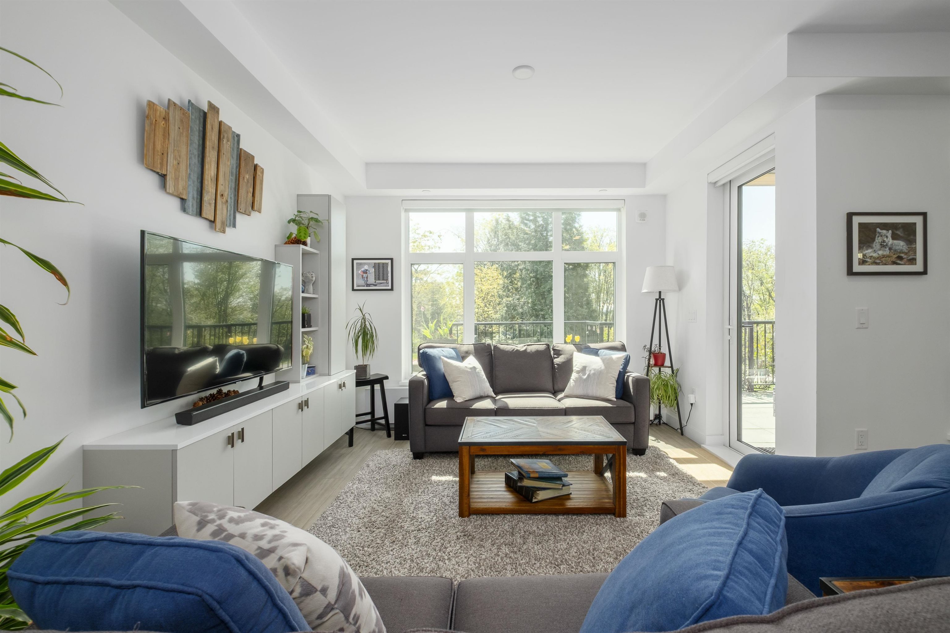 747 E 3rd Street 111