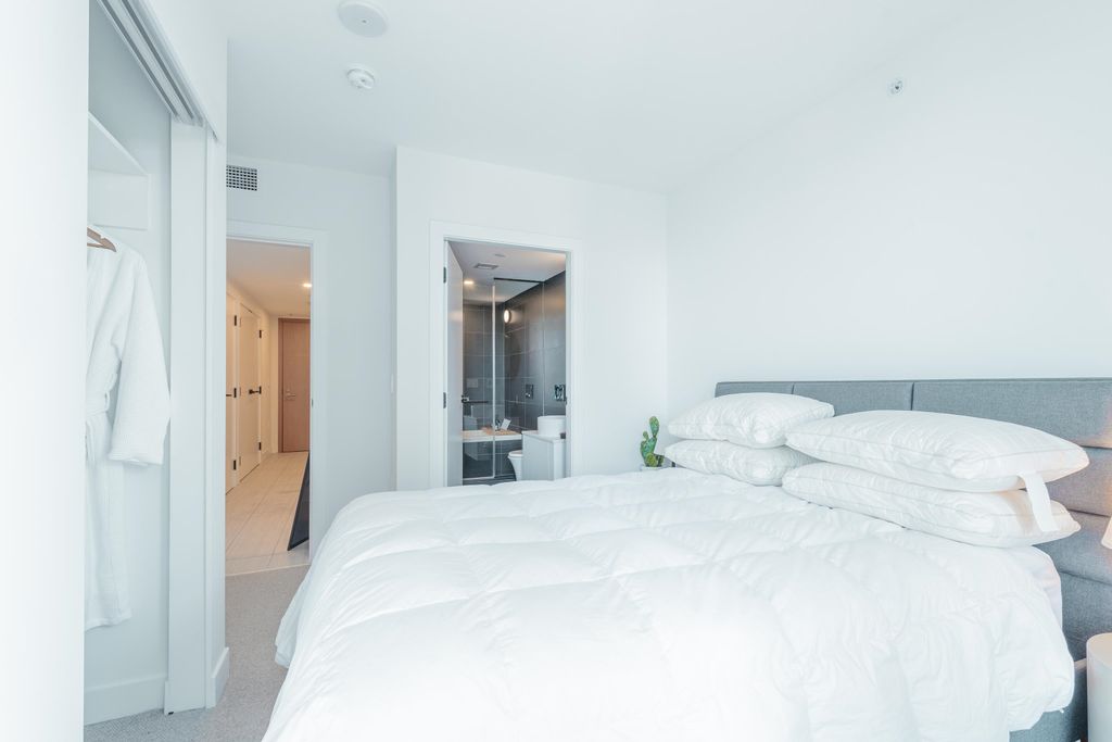 listing image 1105495353819814628