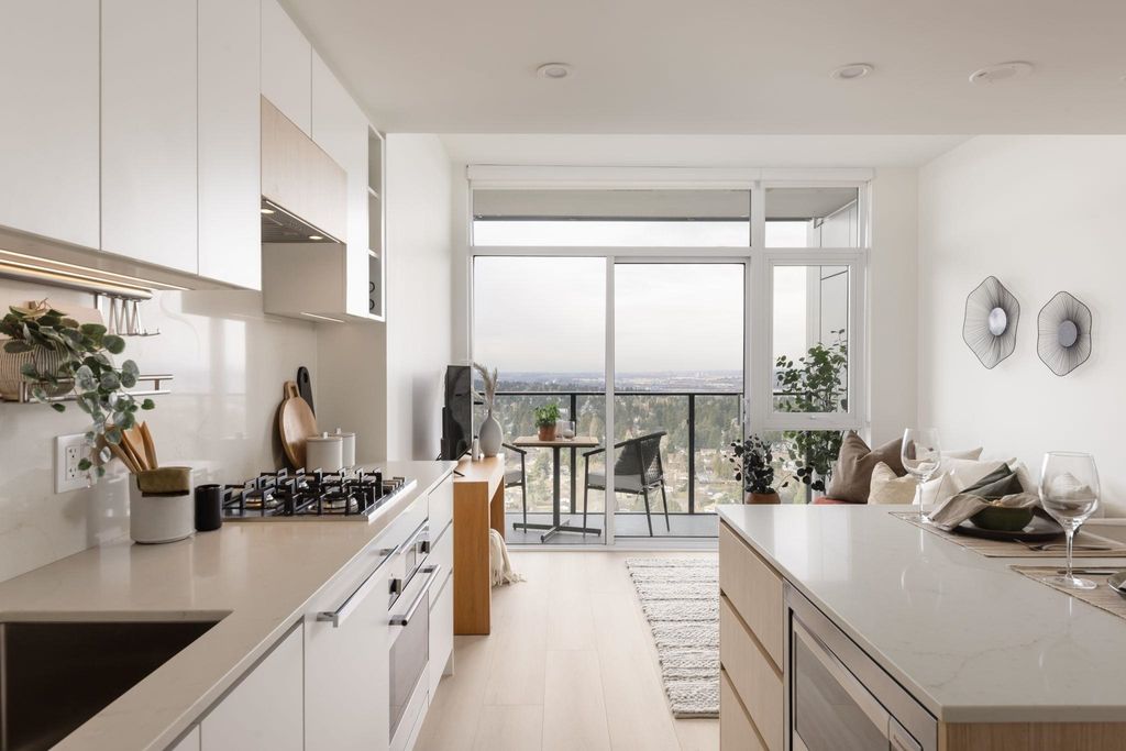 Photo of 13573 98a Avenue #2305, Surrey, BC V3T 0X1 (MLS # R3115110)