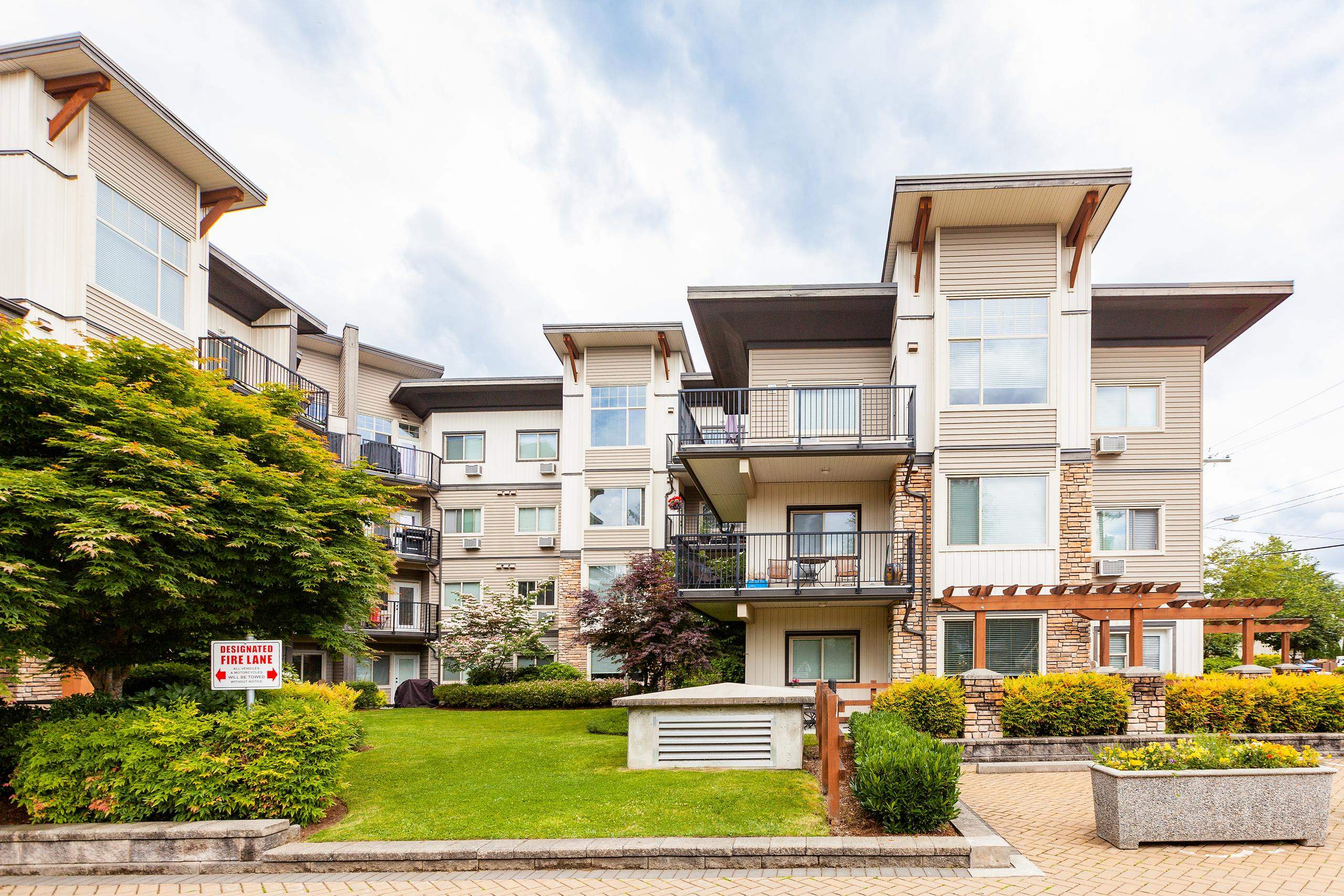 11935 Burnett Street 109