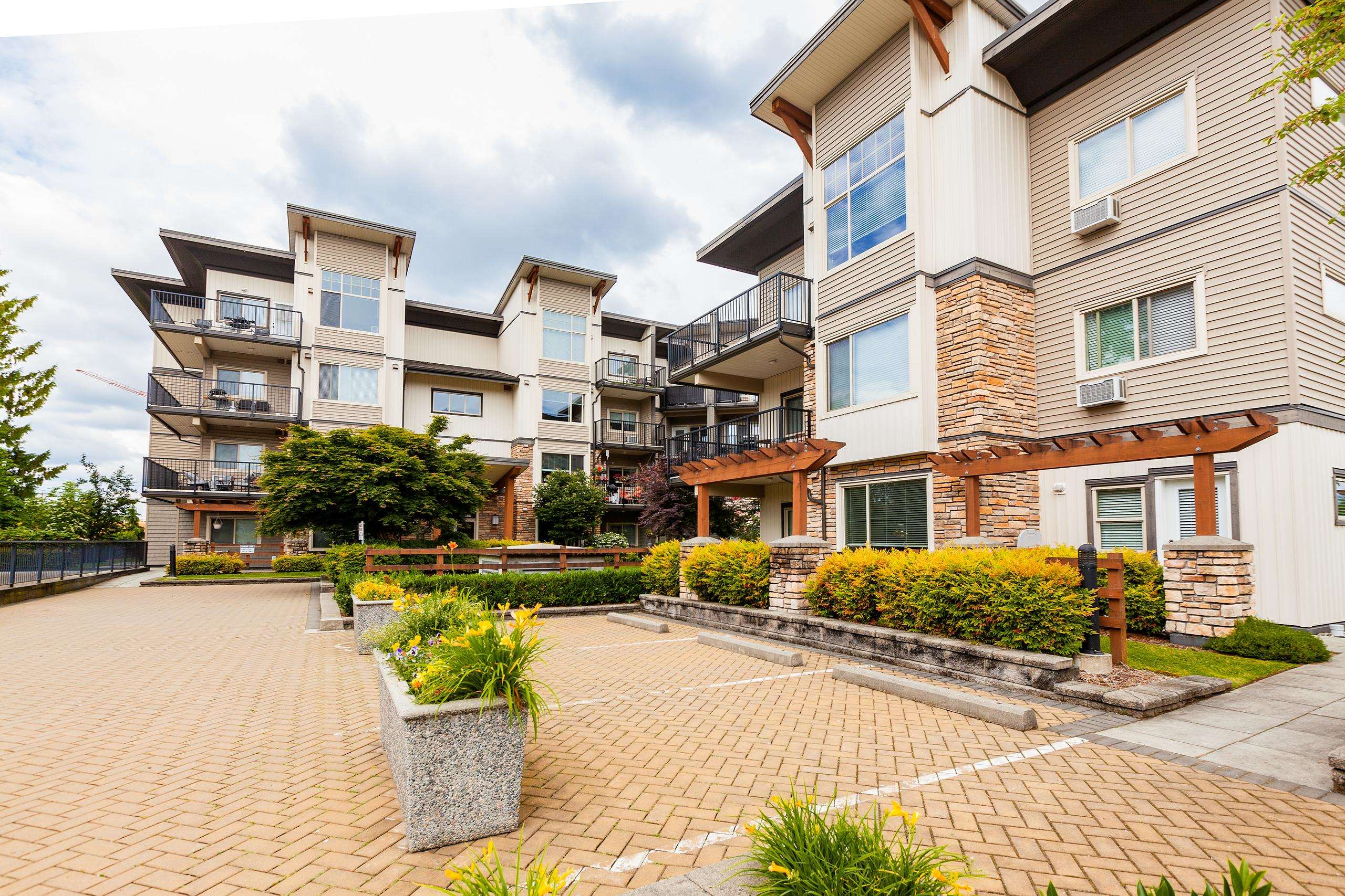 11935 Burnett Street 109