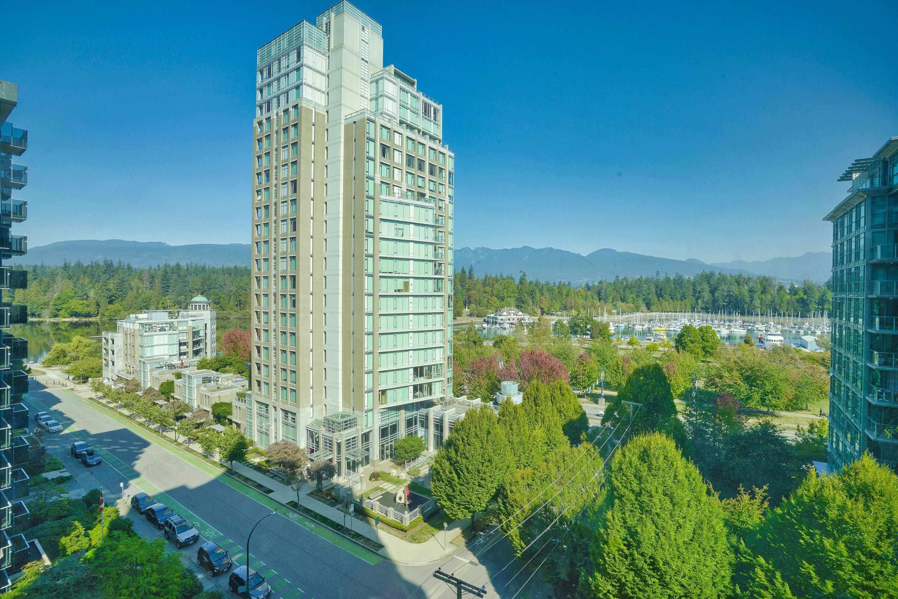 1888 Alberni Street 902