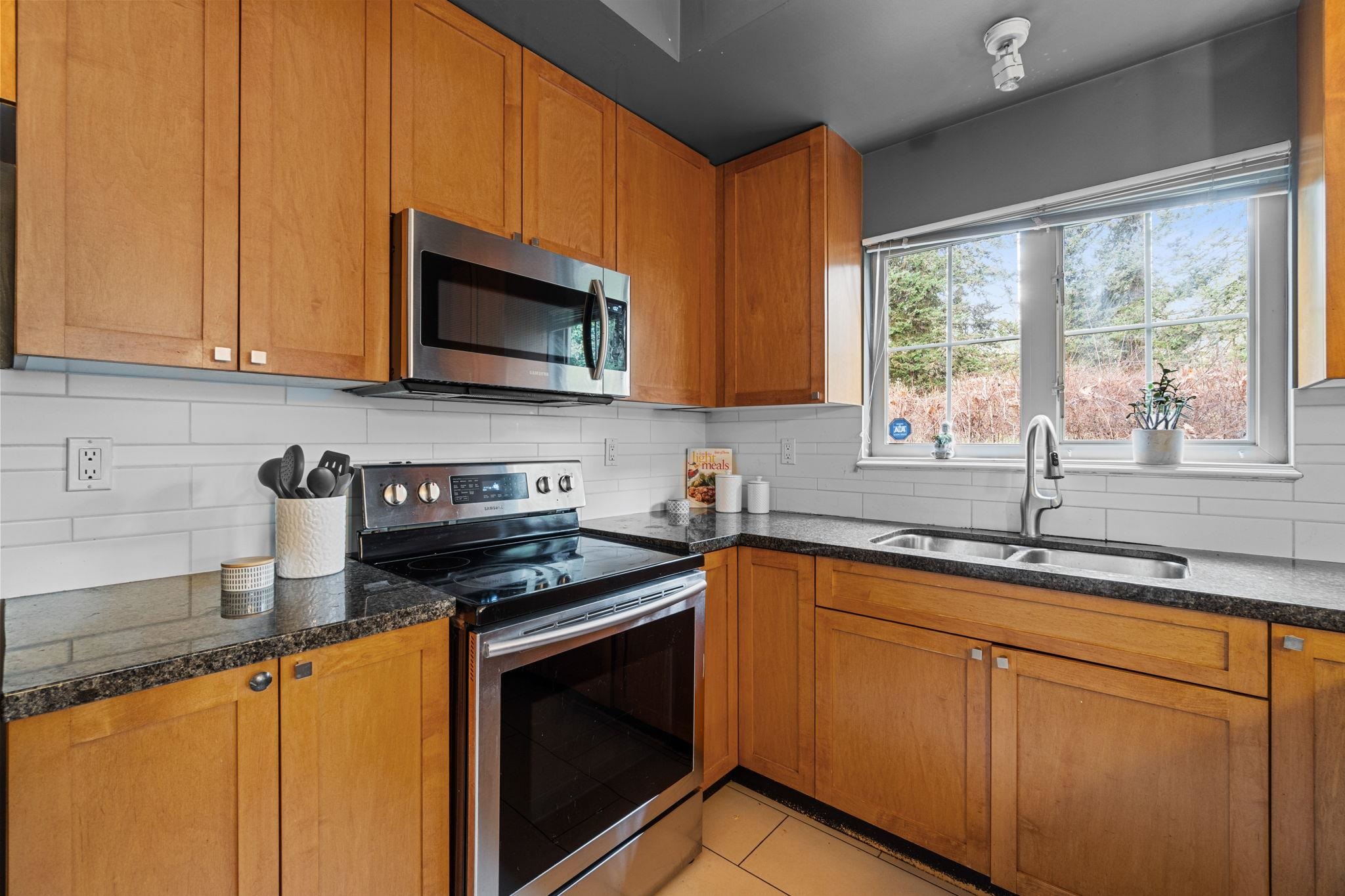 245 Francis Way 13