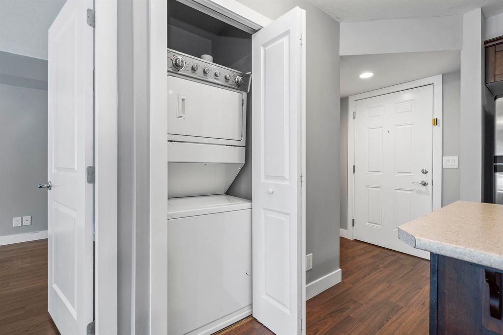 listing image 1108772745792698951