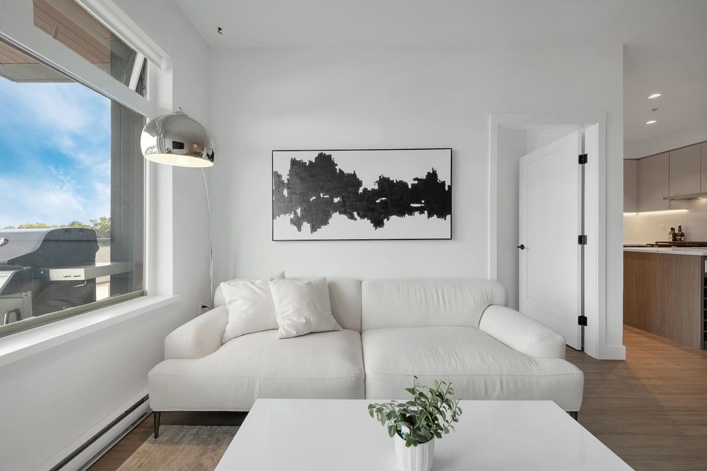 listing image 1101649717153175704