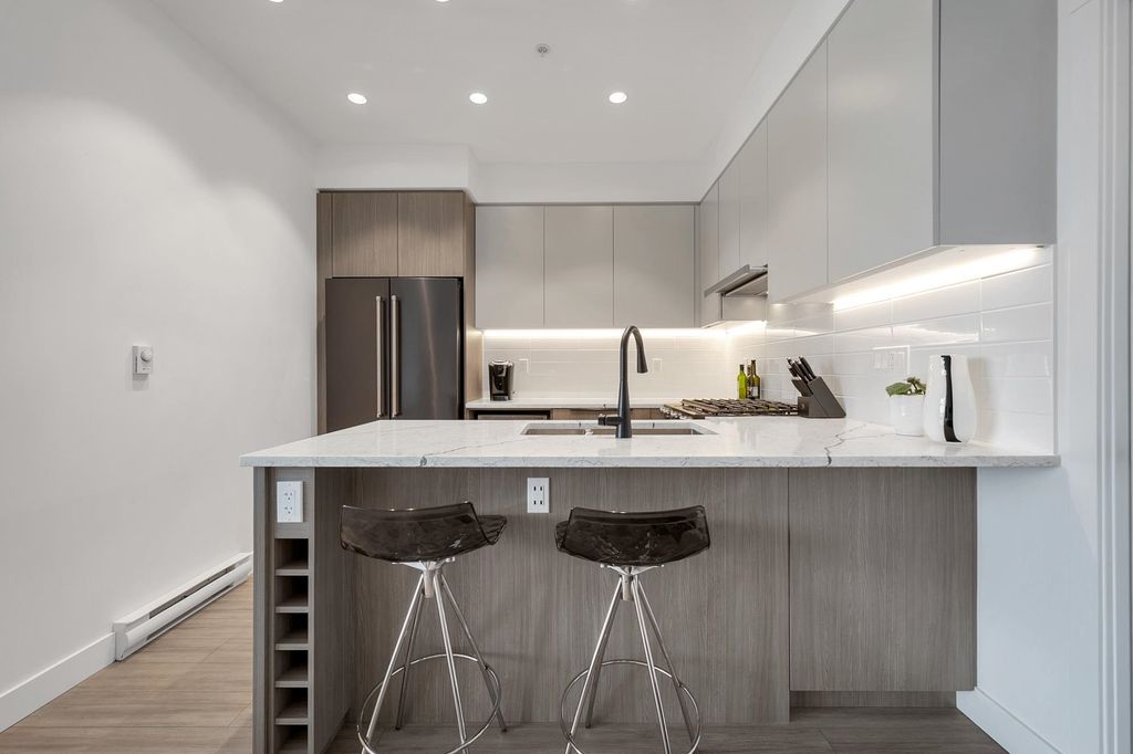 listing image 1104618015905862665