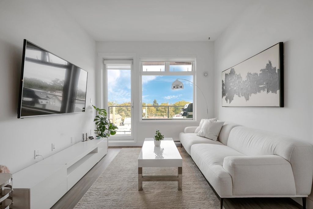 listing image 1105873380520209158