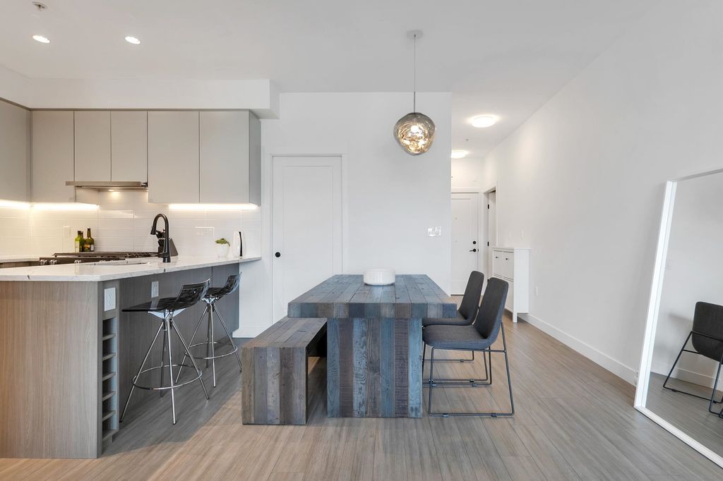 listing image 1109196740831998260