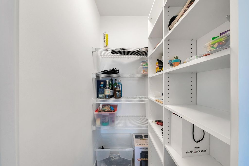 listing image 1109283882291911678