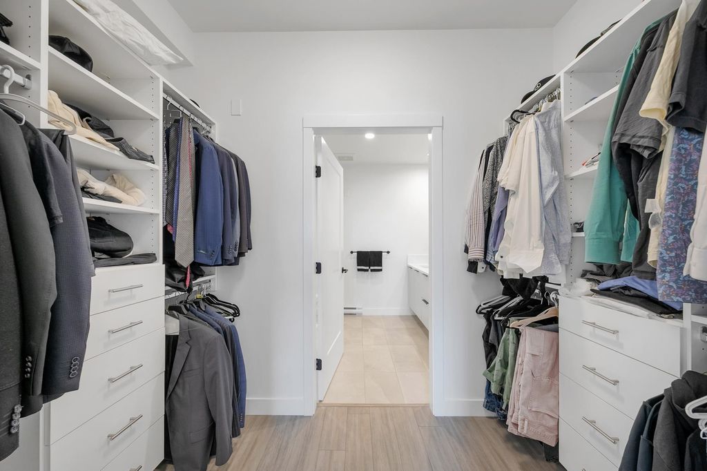 listing image 1105271143767945709