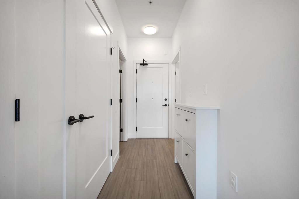 listing image 1102364832692512854