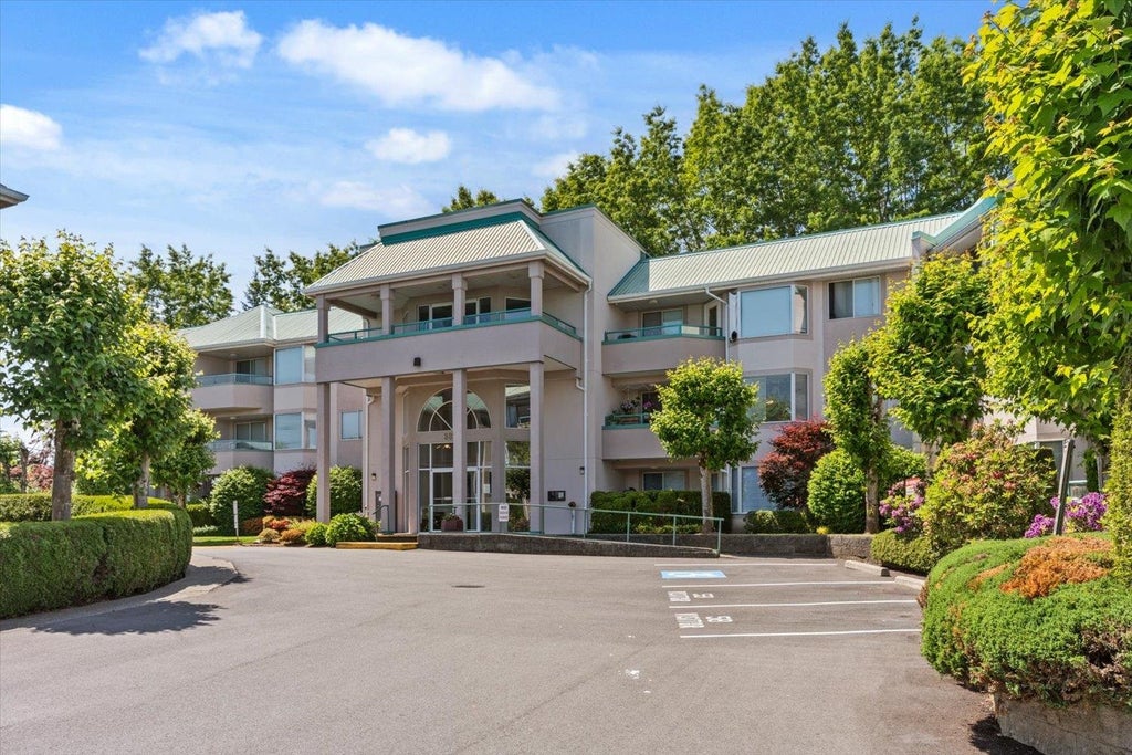 Photo of 33165 Old Yale Road #206, Abbotsford, BC V2S 2J4 (MLS # R3130278)