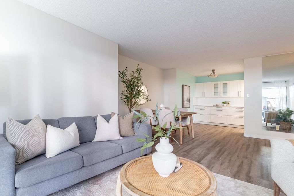 listing image 1106538077536365220