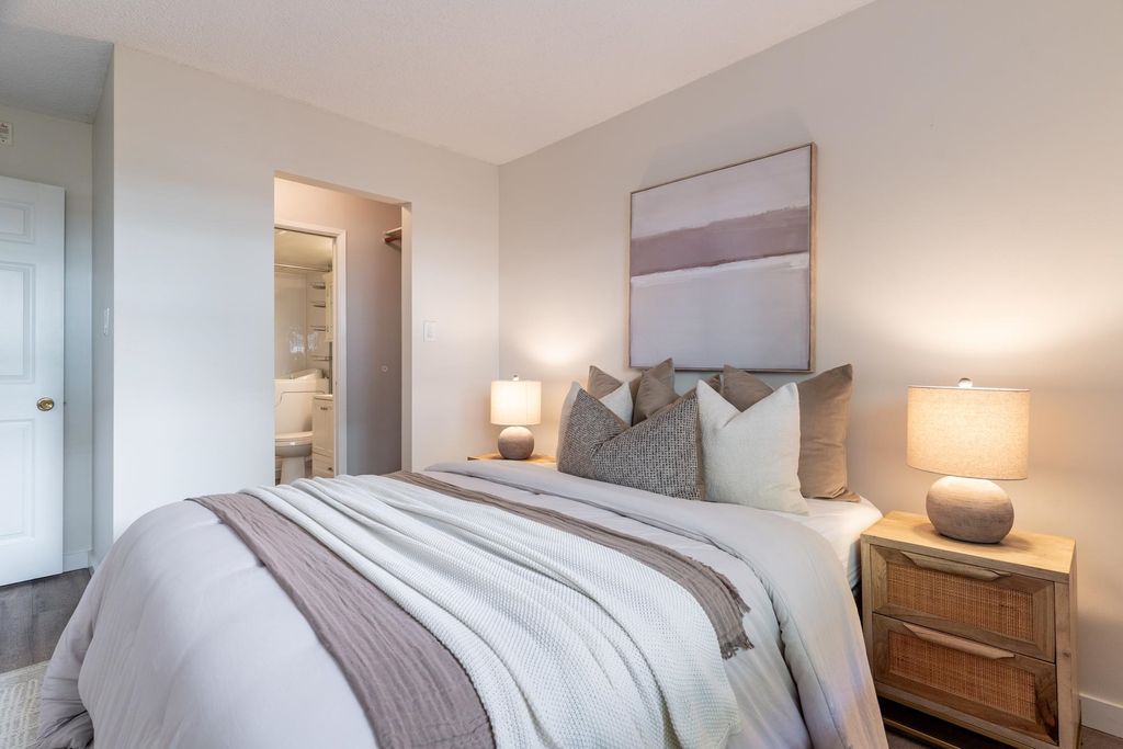 listing image 1101024029999193664