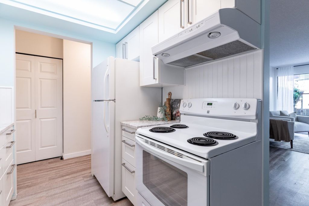 listing image 1103763087694790077