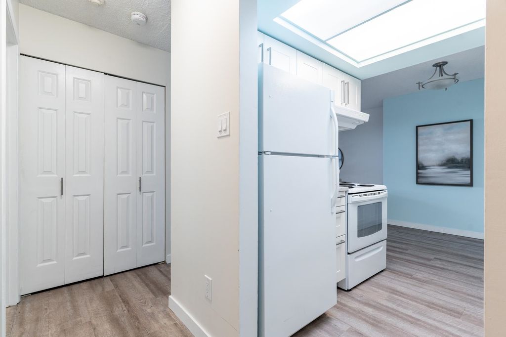 listing image 1103738993334179731