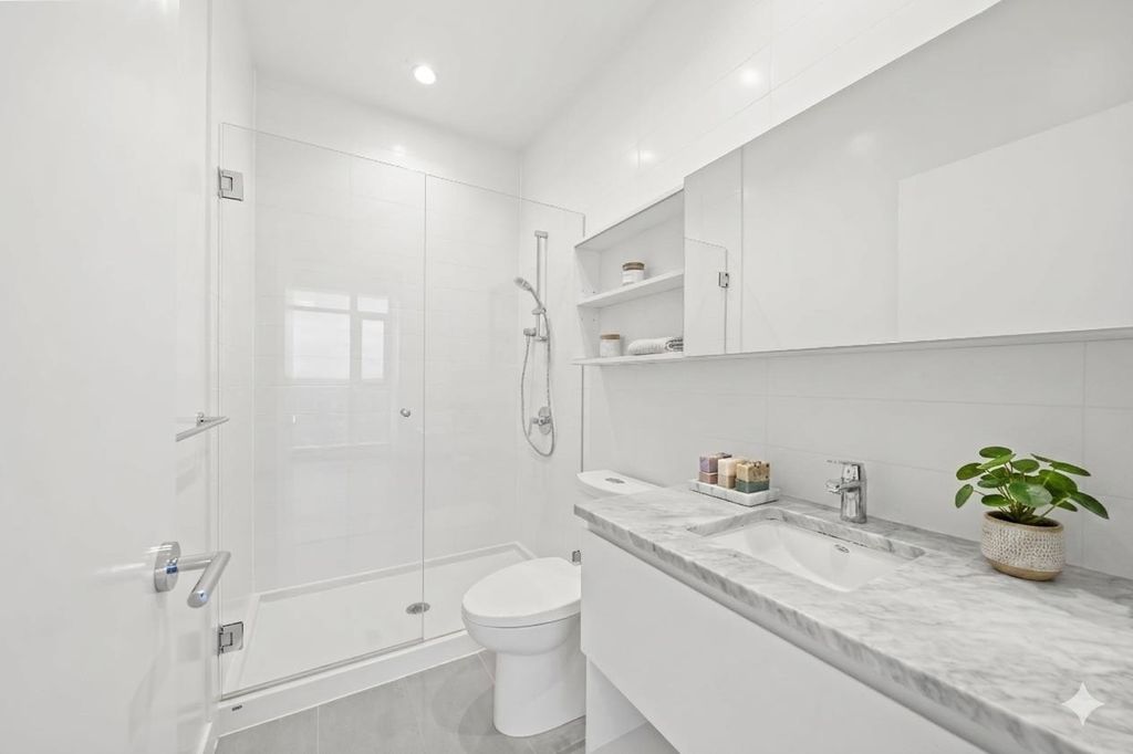 listing image 1107431335579983450