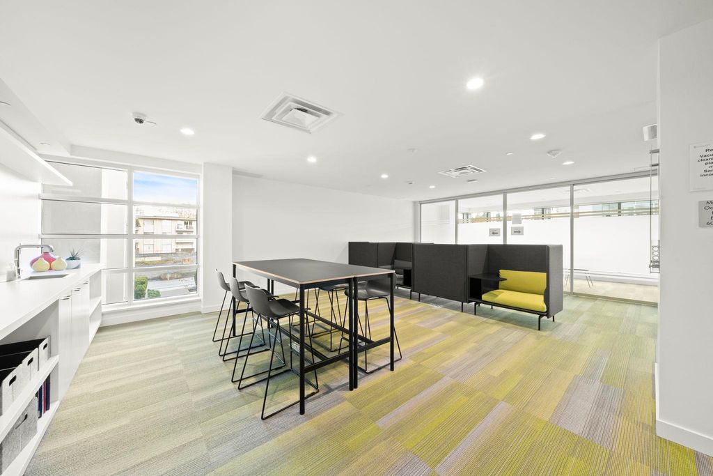 listing image 1102384410379340193