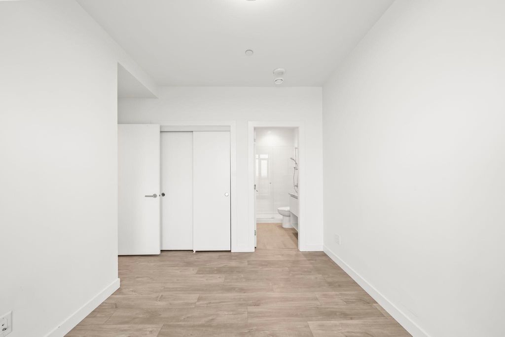 listing image 1100079537979829023