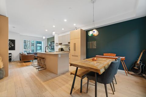 528 E 2nd Street 5 North Vancouver BC V7L 0G8