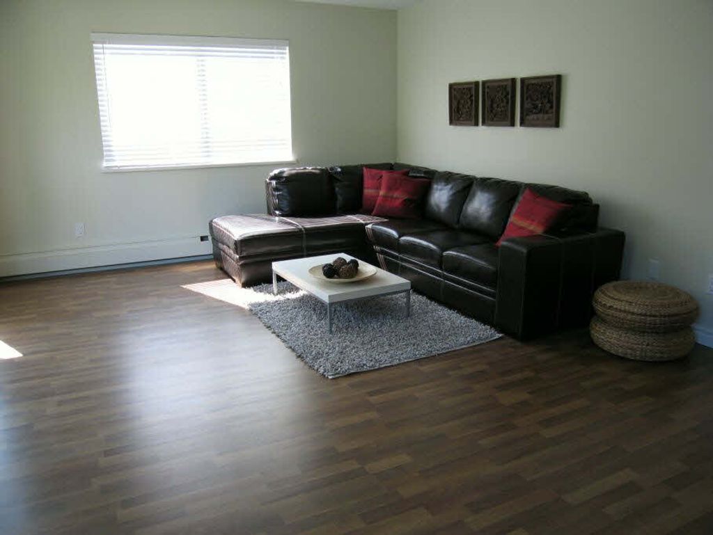 listing image 1102334792250619896